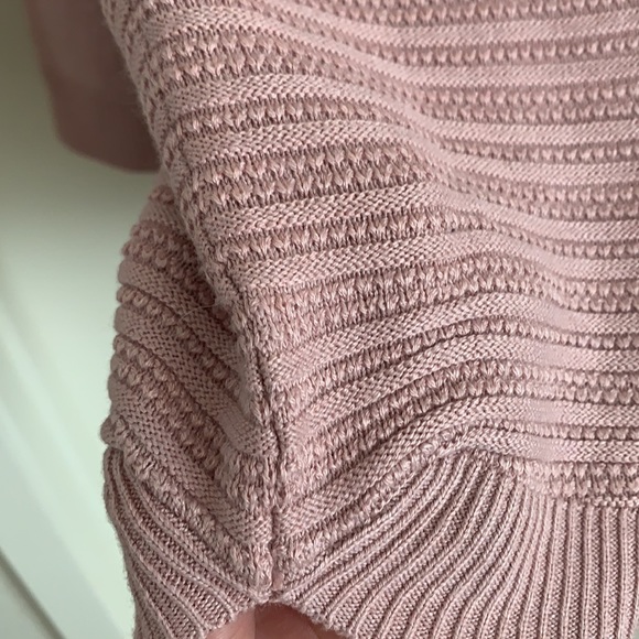 NWT- Hilary Radley Womens Soft Textured Knit V-Neck Tunic Sweater (Blush color) - Picture 7 of 8